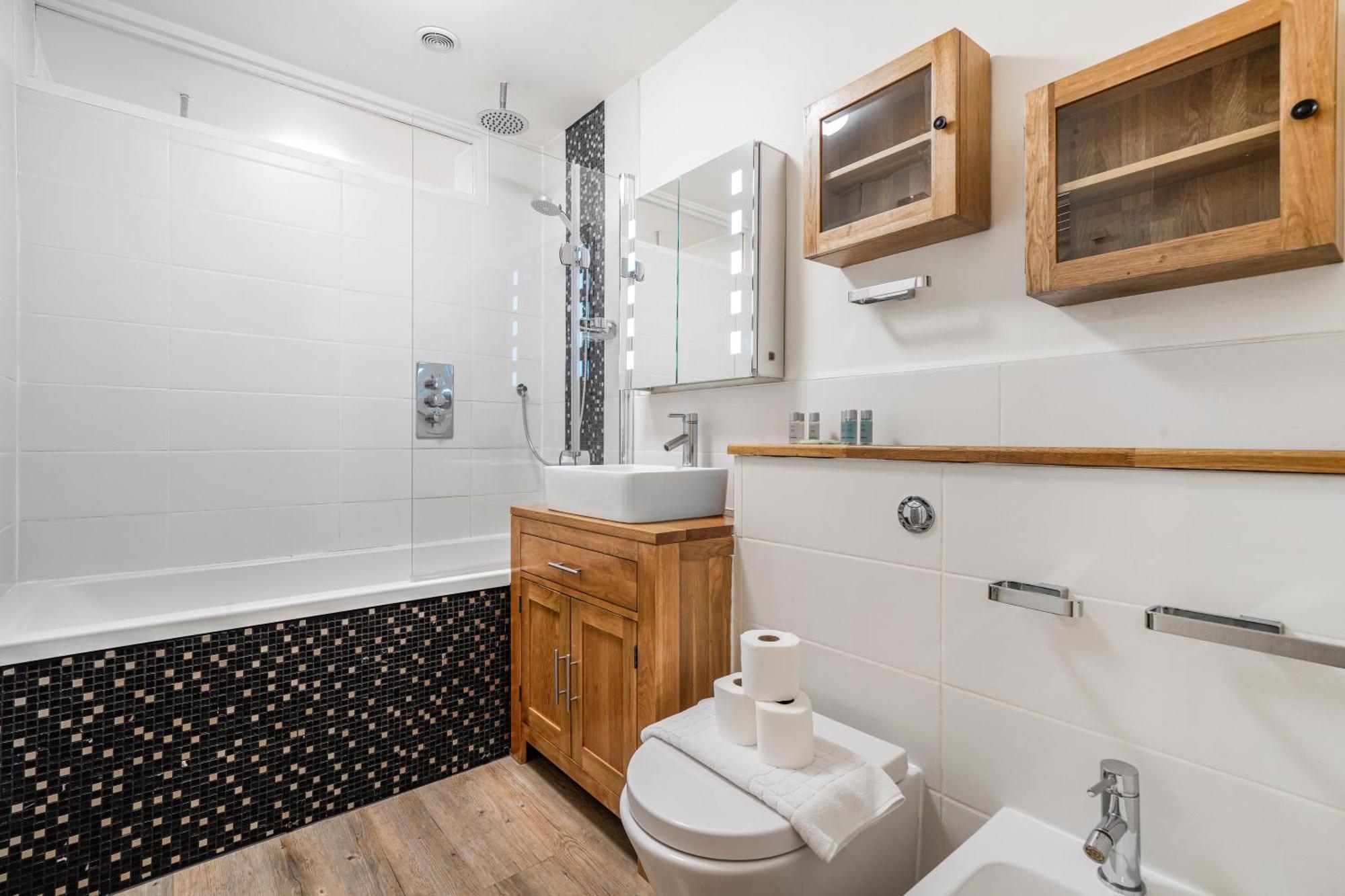 Executive 4 Bedroom Town House In Canada Water Free Wifi & Parking By City Stay Aparts ロンドン エクステリア 写真