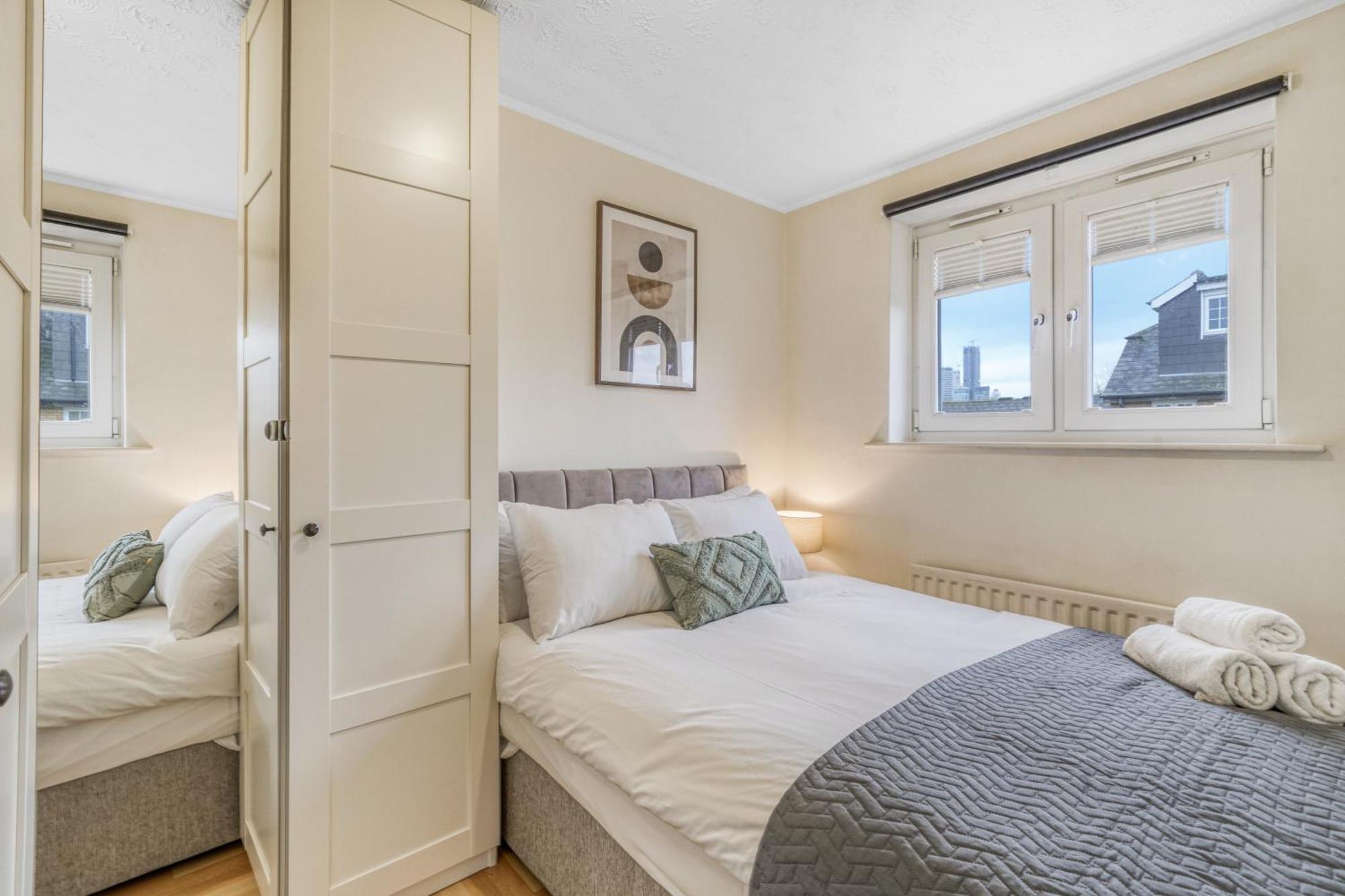 Executive 4 Bedroom Town House In Canada Water Free Wifi & Parking By City Stay Aparts ロンドン エクステリア 写真